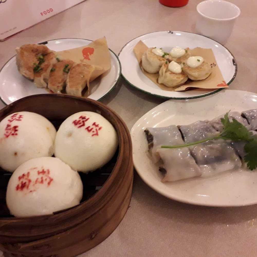 Kuliner Ling Ling Dim Sum & Tea House