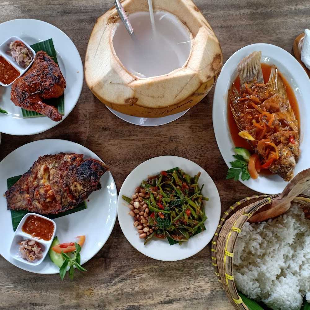 Kuliner The Porch Cafe