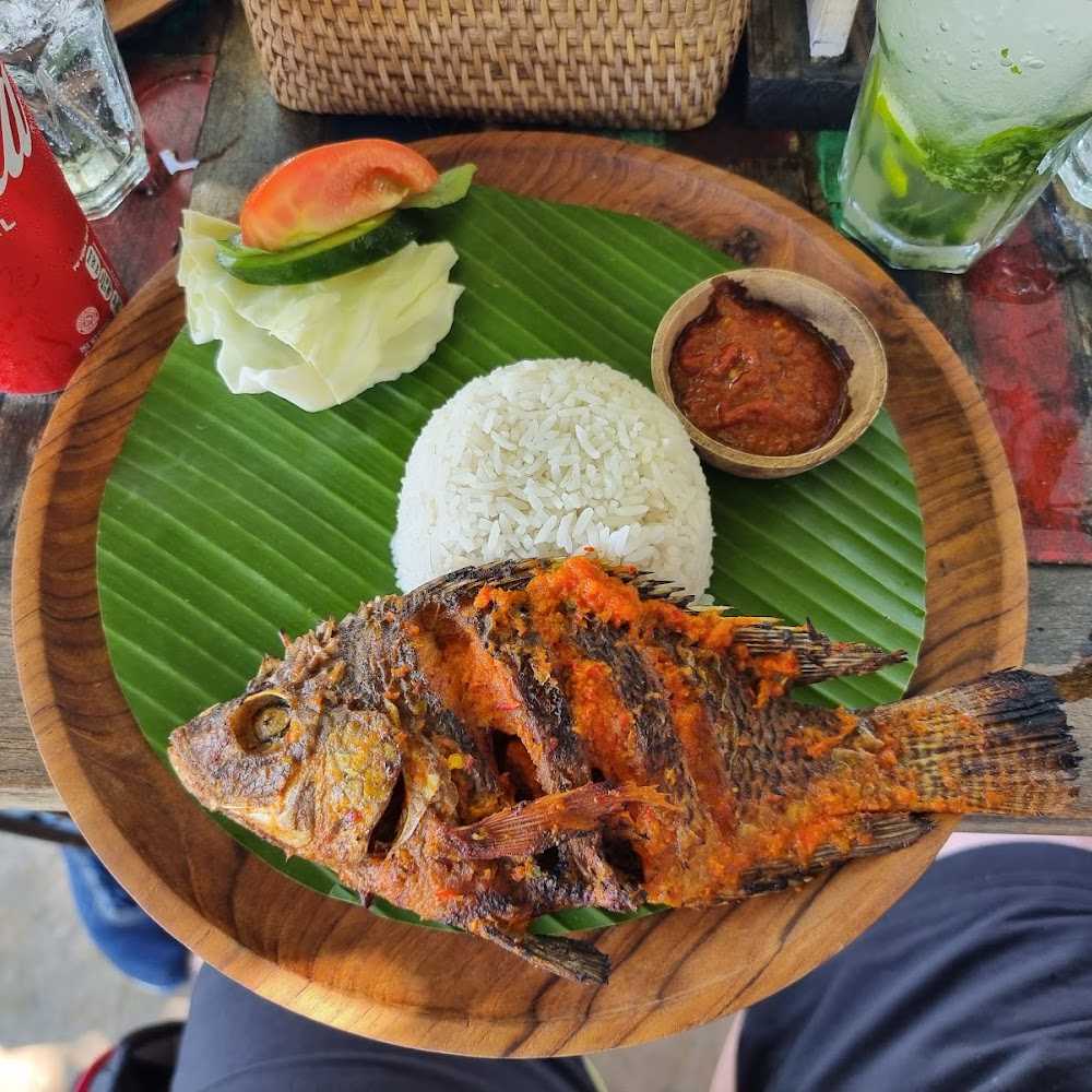 Kuliner Agung Beach Club