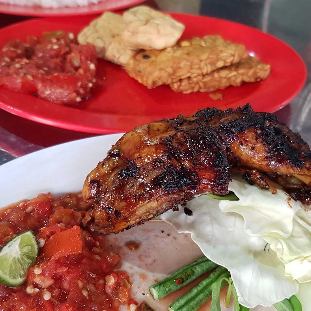 Kuliner Ayam bakar Wo Ai Ni
