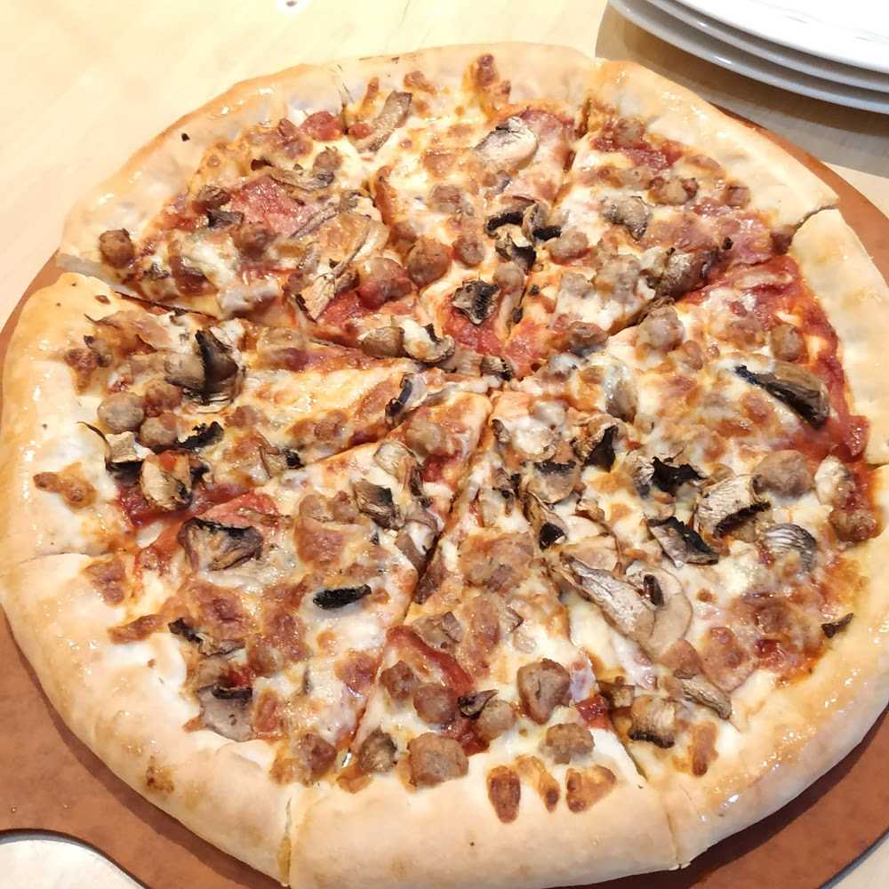 Kuliner Pizza Hut Restoran - Pusat Grosir Cililitan