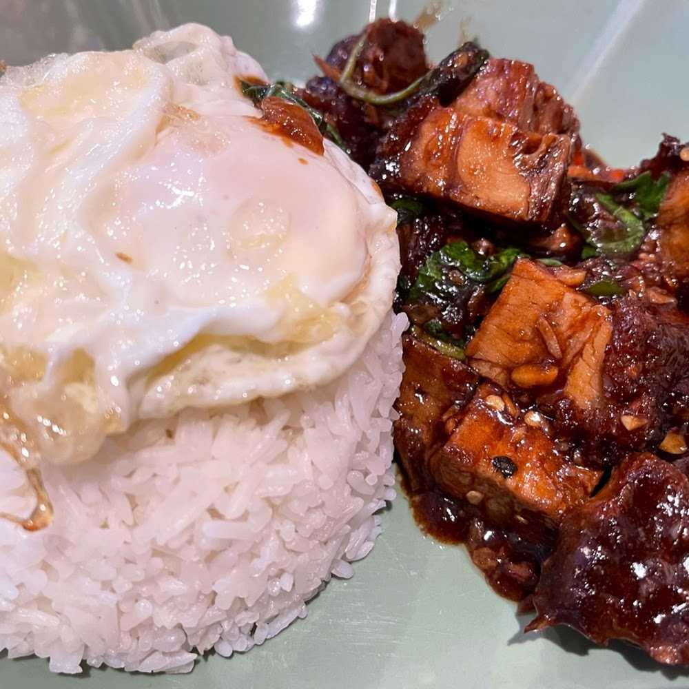 Kuliner Kra pow Thai Restaurant