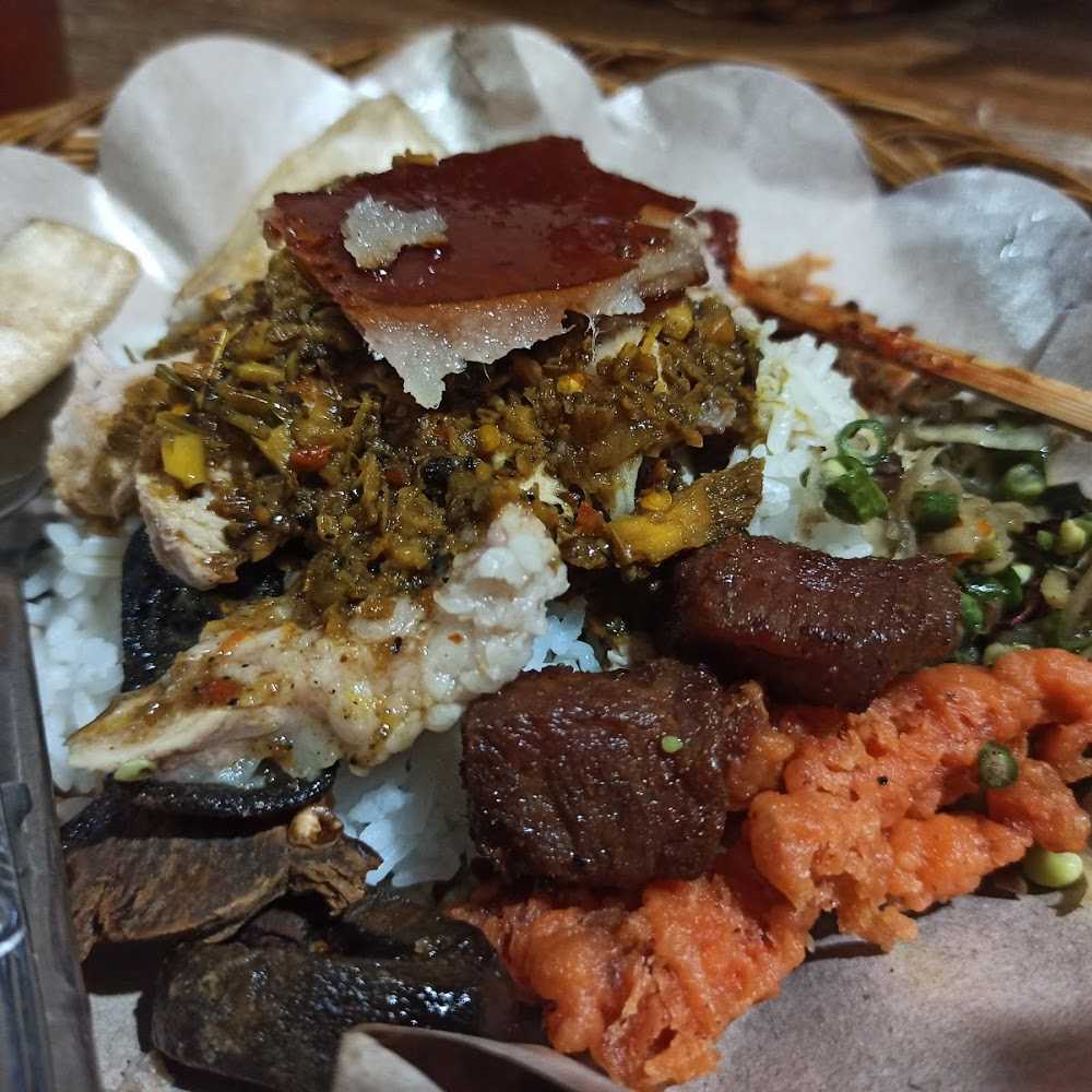 Kuliner Babi Guling Pan Ana