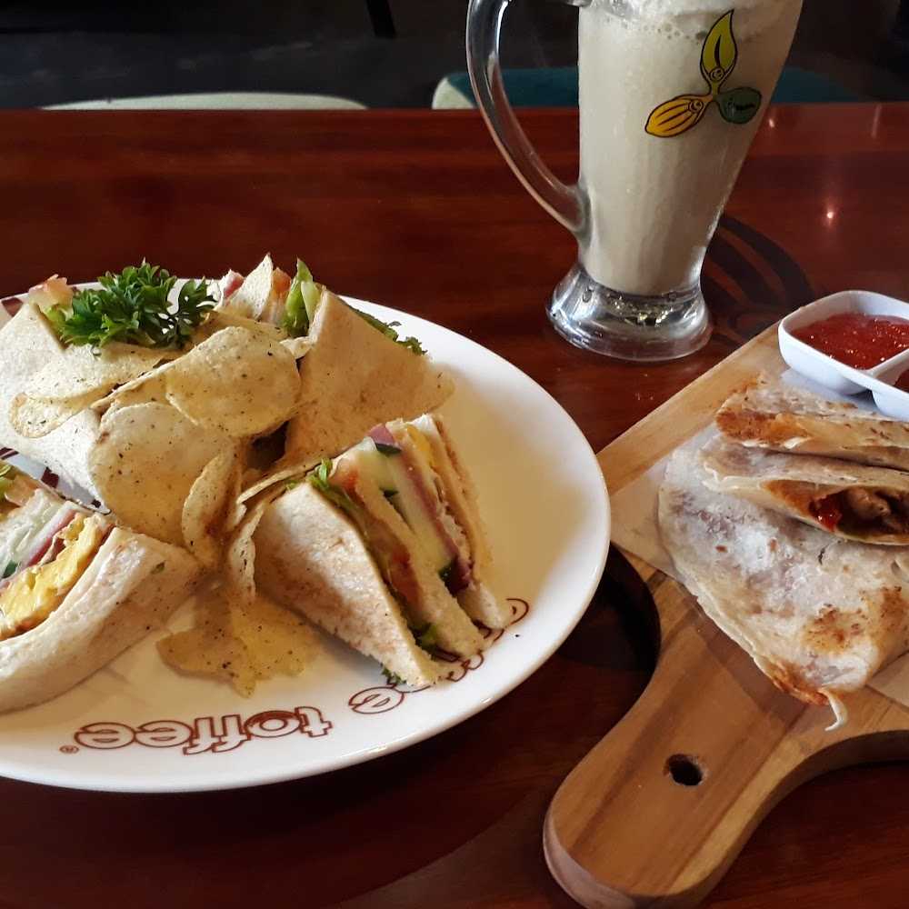 Kuliner Warung Tempe Penyet Mbak Noer