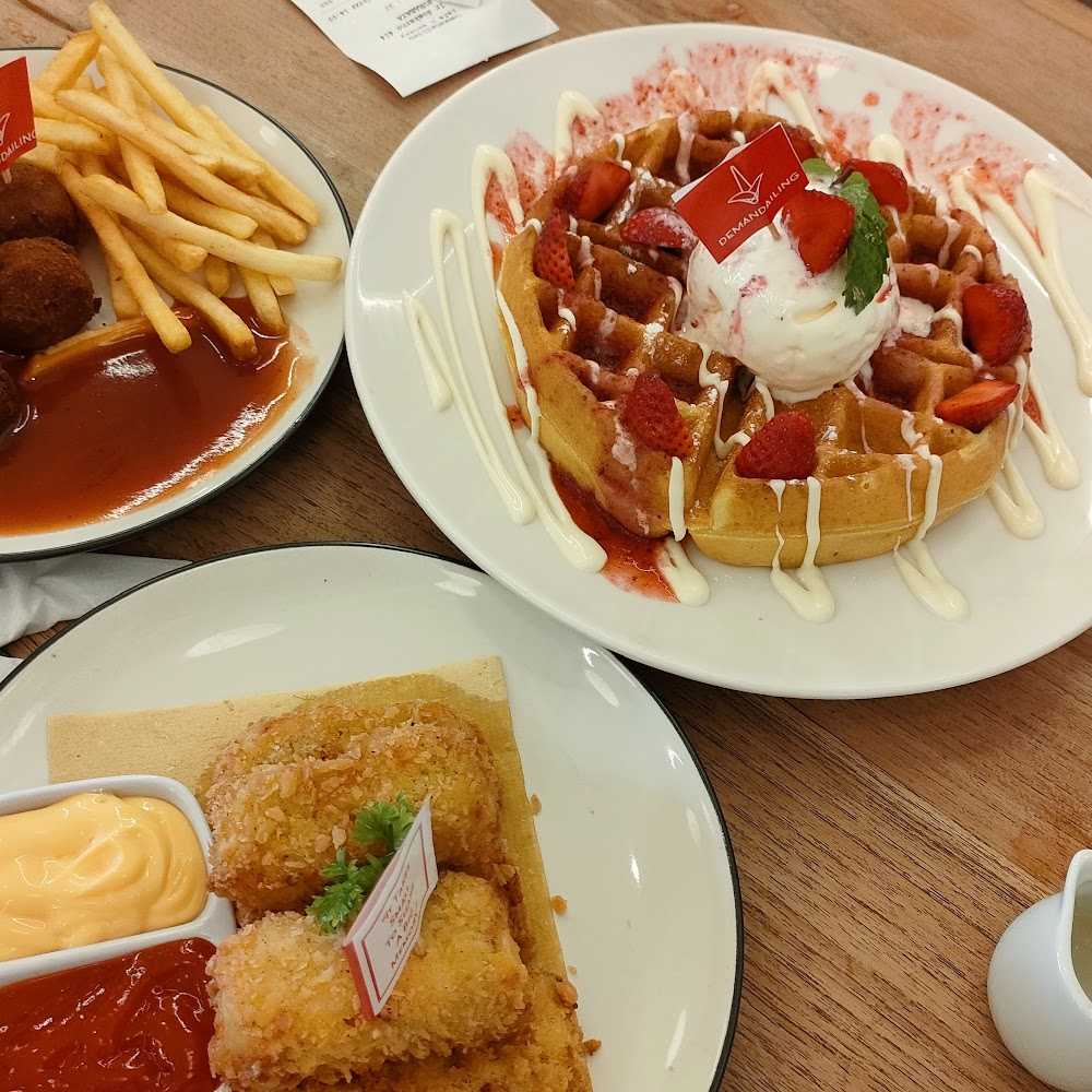 Kuliner Warung Tempe Penyet Mbak Noer