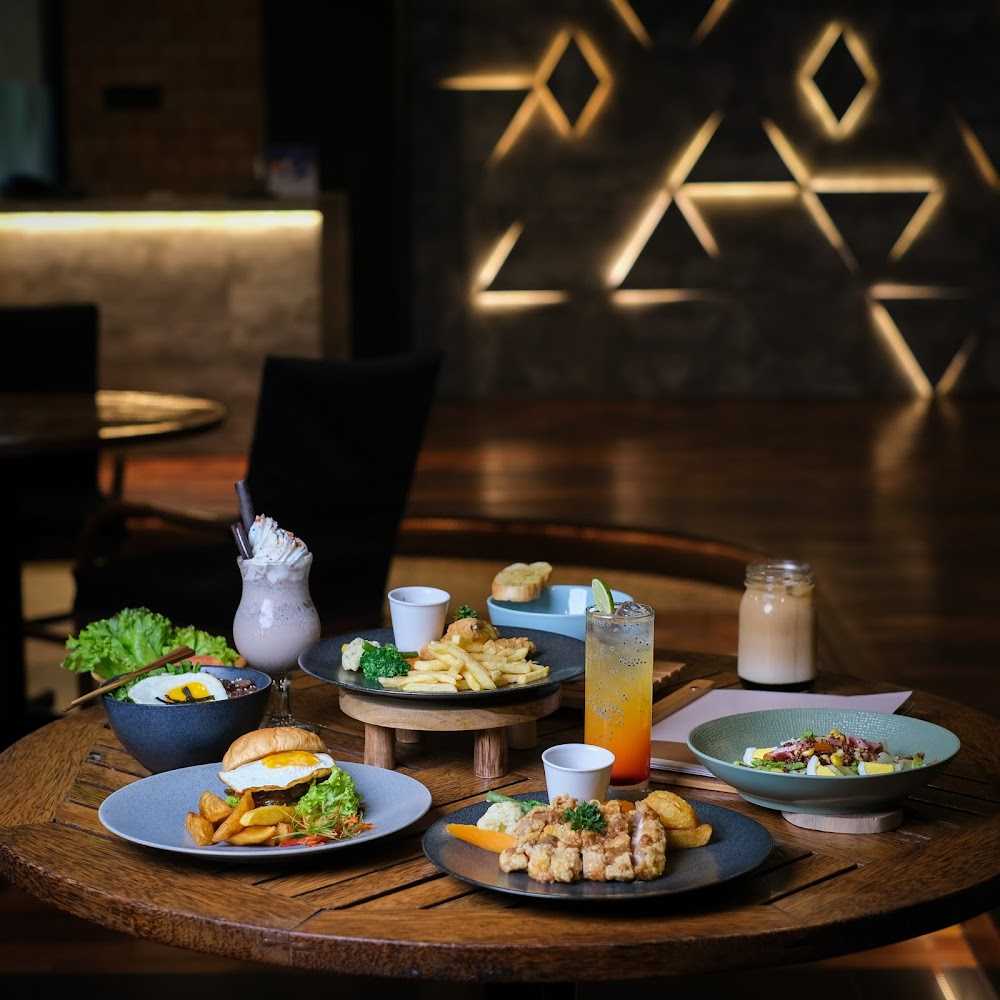 Kuliner Atria Eatery