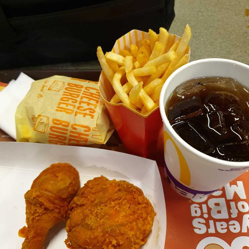 Kuliner McDonald's Manyar Kertoarjo