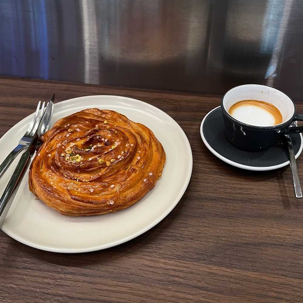 Kuliner Arkadas Cafe & Restaurant