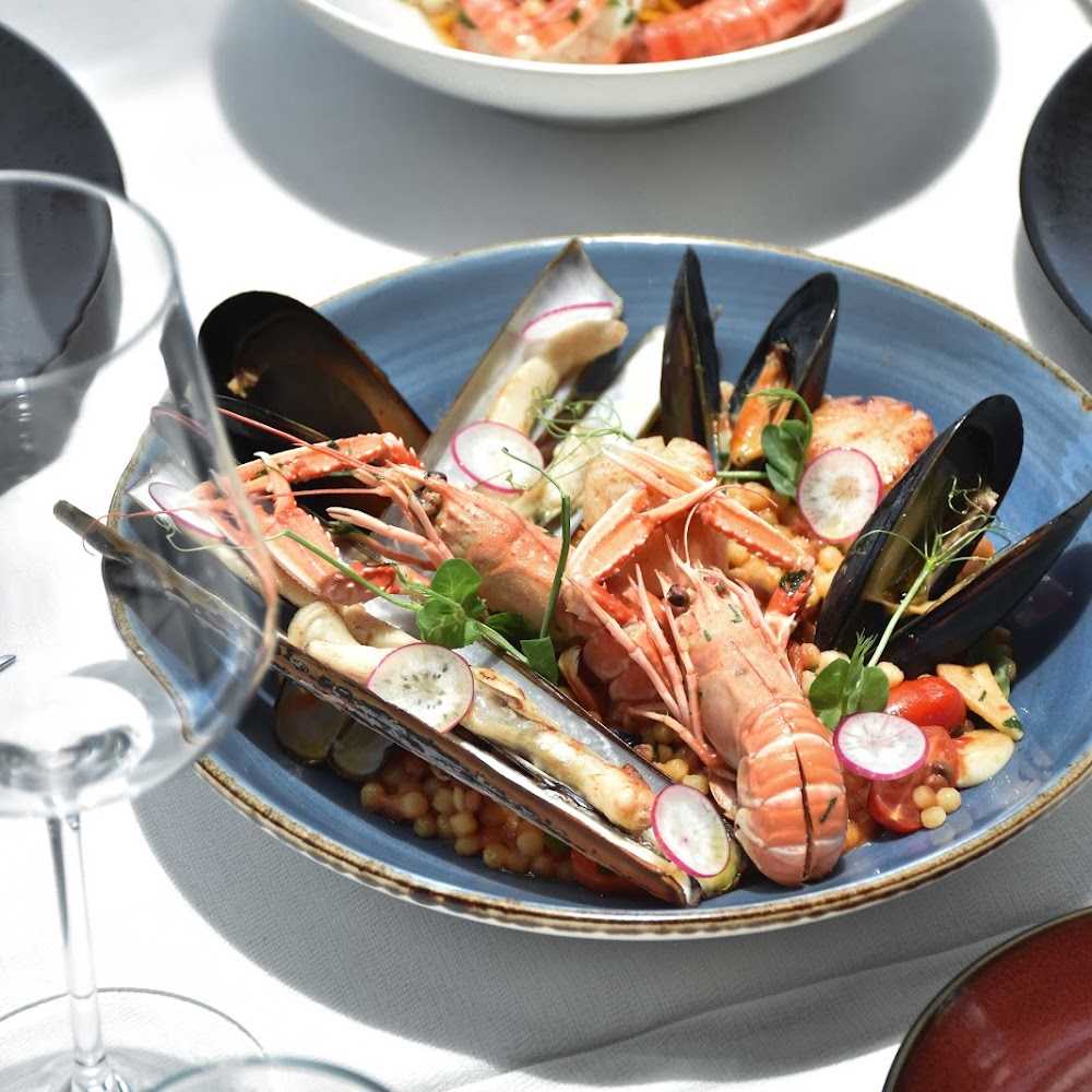 Kuliner Monti At 1-Pavilion Italian Restaurant and Rooftop Bar