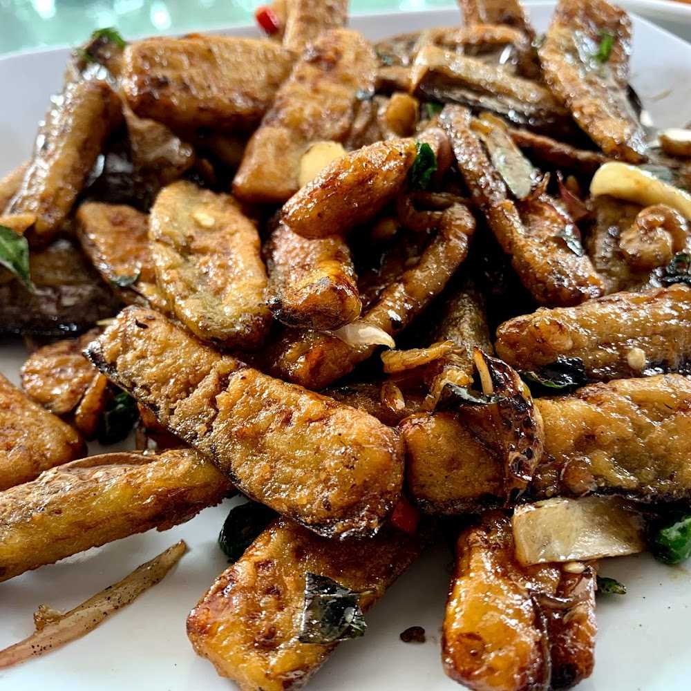 Kuliner Mama Sangwo Cemara Asri