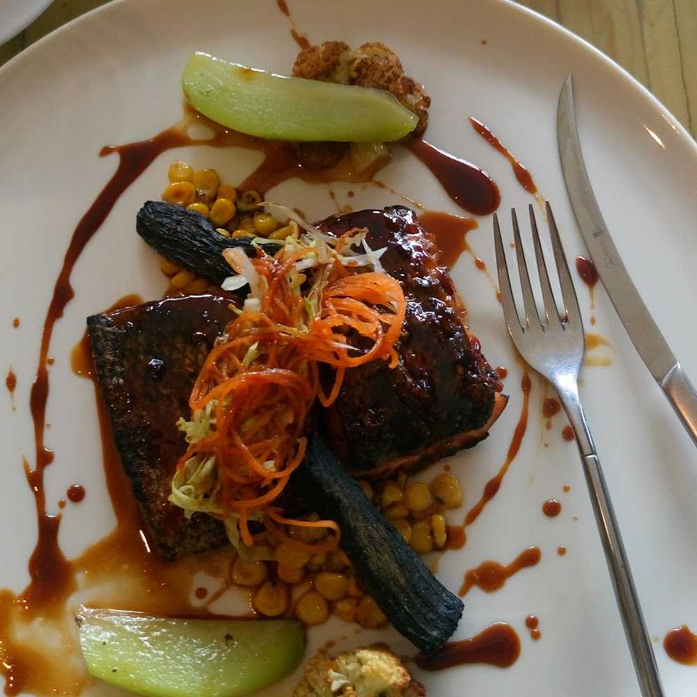 Kuliner The Link Dine & Wine