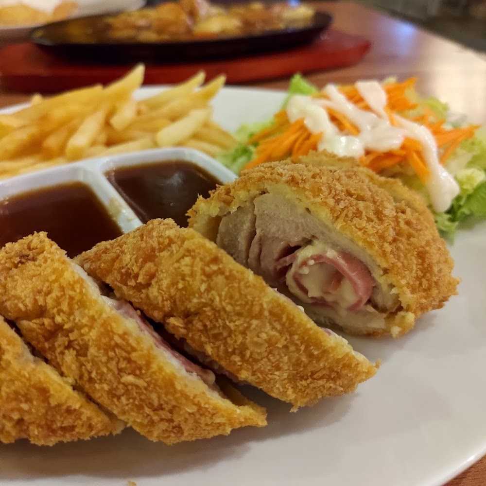 Kuliner Double Eight Restaurant  Cafe & Coffee