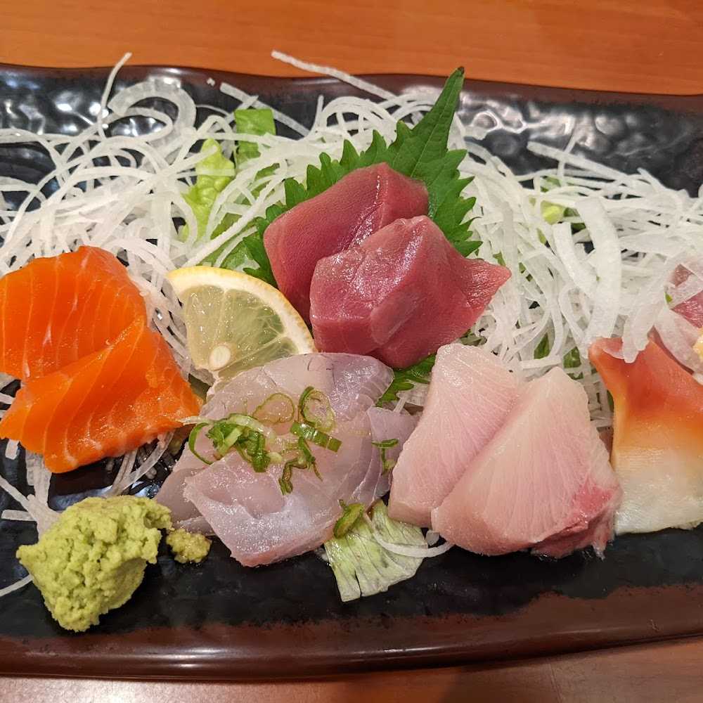 Kuliner Wow Bento & Roll