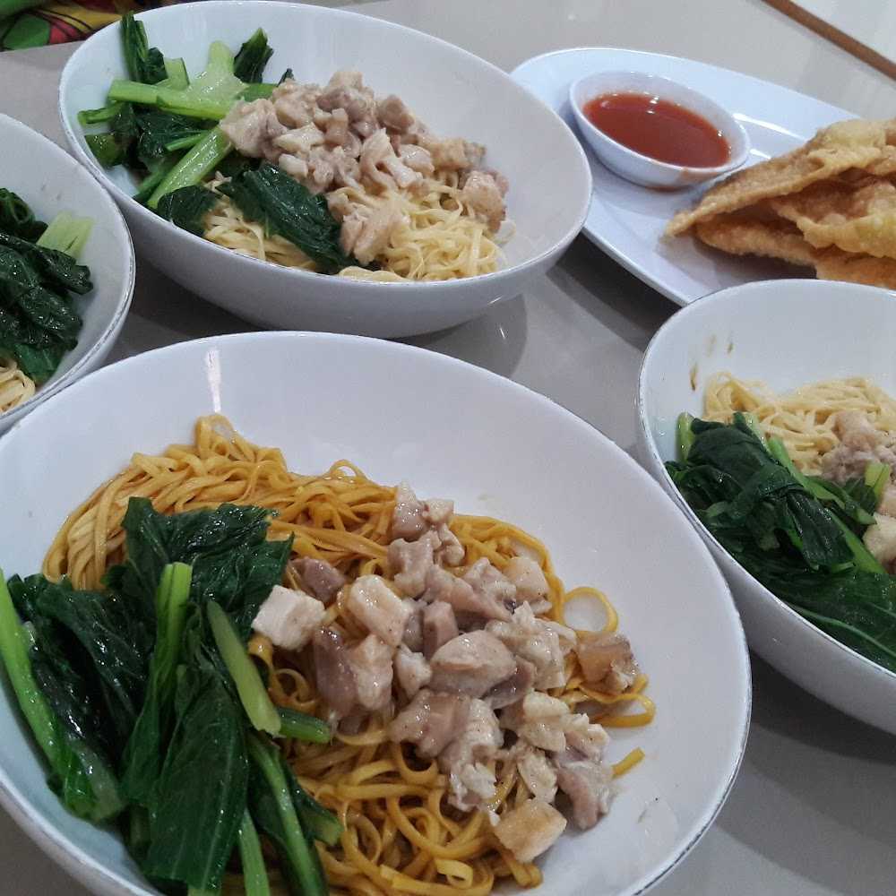 Kuliner Sahabat Mixue Grand Galaxy Bekasi