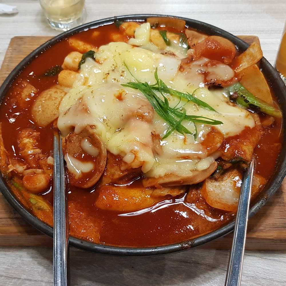 Kuliner Sahabat Mixue Grand Galaxy Bekasi