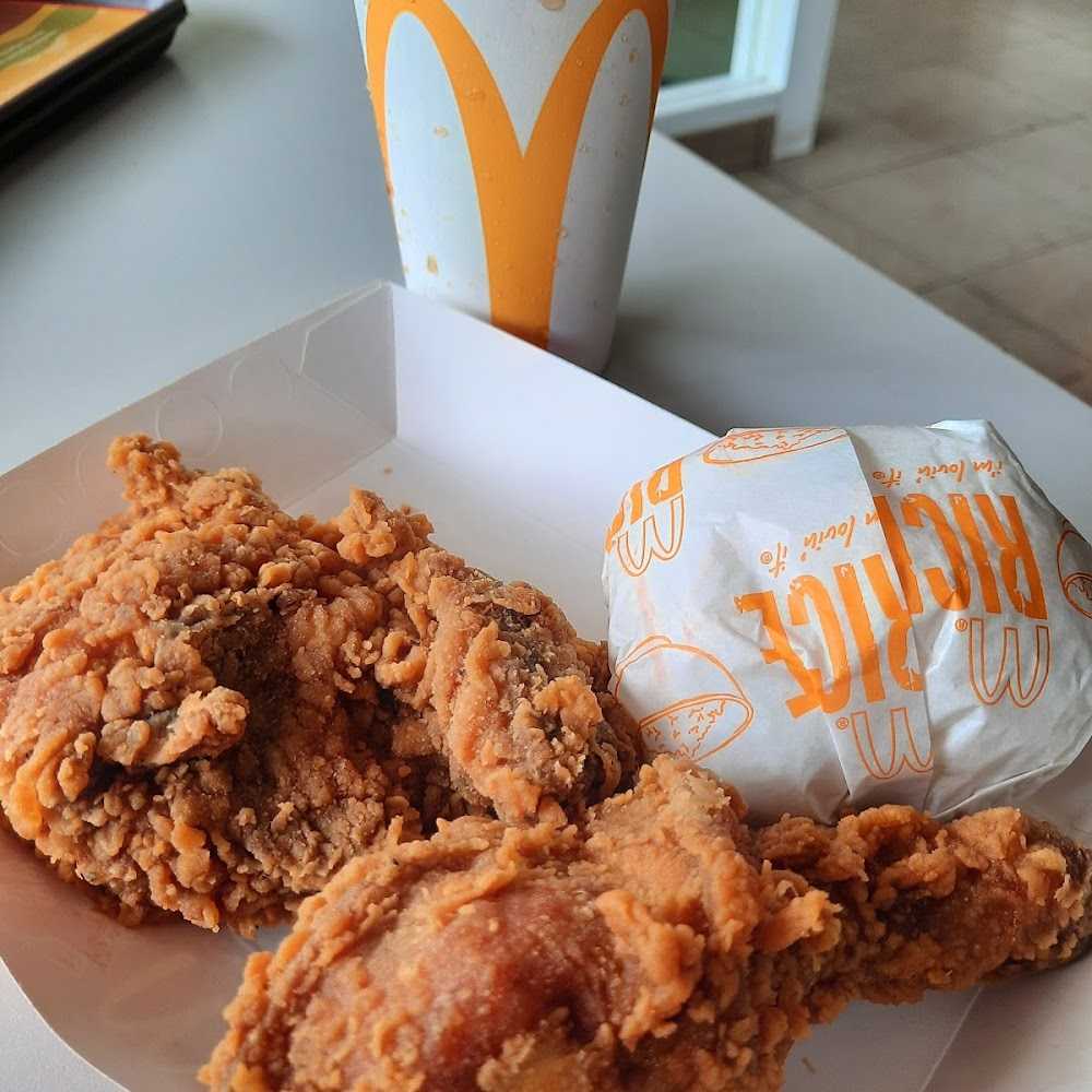 Kuliner Sahabat Mixue Grand Galaxy Bekasi