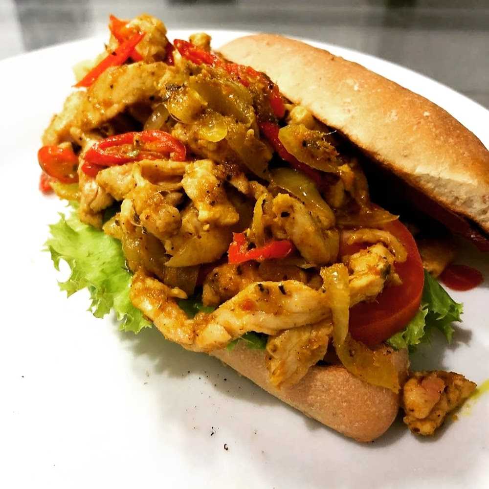 Kuliner Sandy Bay Beach Club
